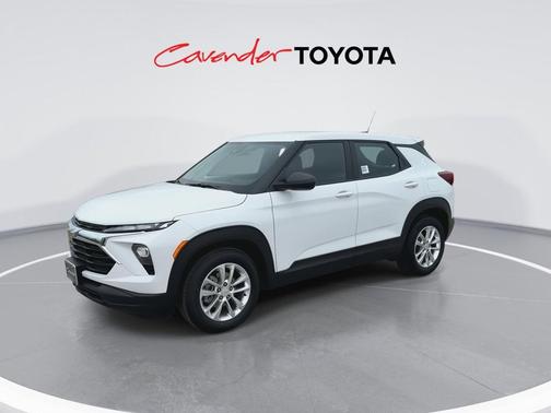Summit White 2025 Chevrolet Trailblazer LS