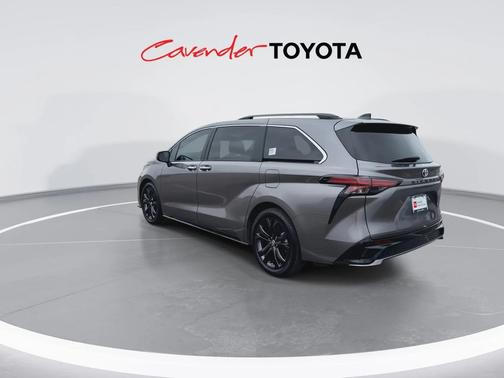 2022 Toyota Sienna XSE 7 Passenger