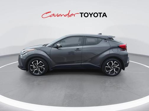 2022 Toyota C-HR XLE