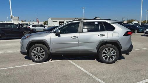 2025 Toyota RAV4 XLE Premium