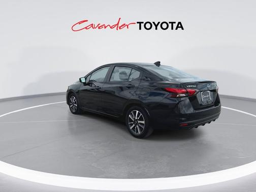 Super Black 2025 Nissan Versa 1.6 SV