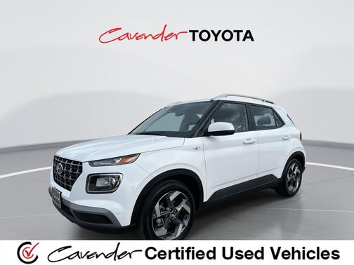 Lunar White 2025 Hyundai VENUE SEL