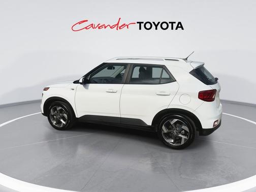 Lunar White 2025 Hyundai VENUE SEL