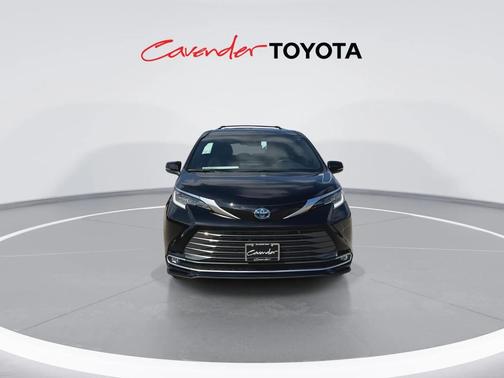 2025 Toyota Sienna Limited