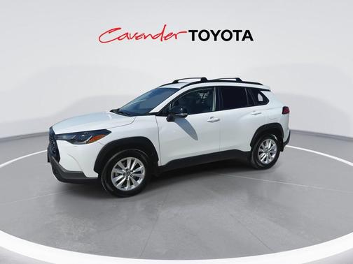 Wind Chill Pearl 2025 Toyota Corolla Cross LE