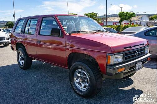 1992 Nissan Pathfinder XE Sport Utility 4D