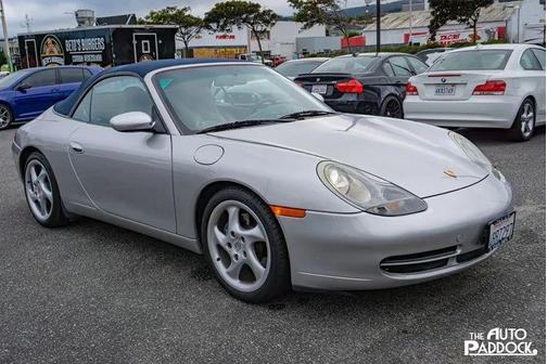 2001 Porsche 911 Carrera 4