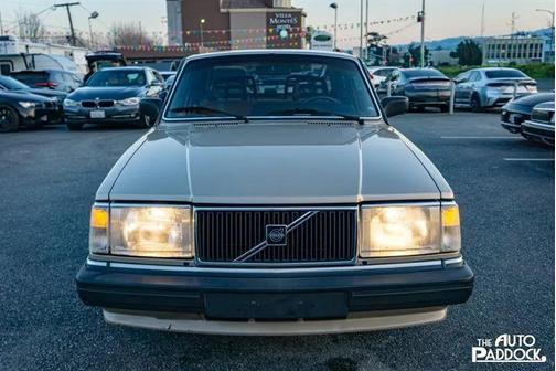 1990 Volvo 240 DL 4D Sedan
