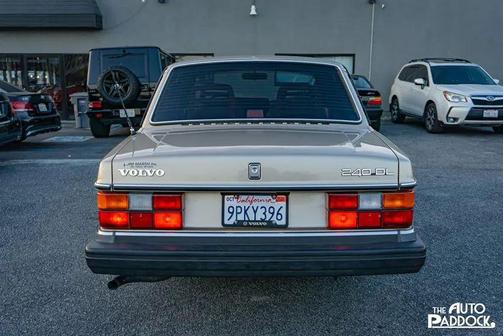 1990 Volvo 240 DL 4D Sedan