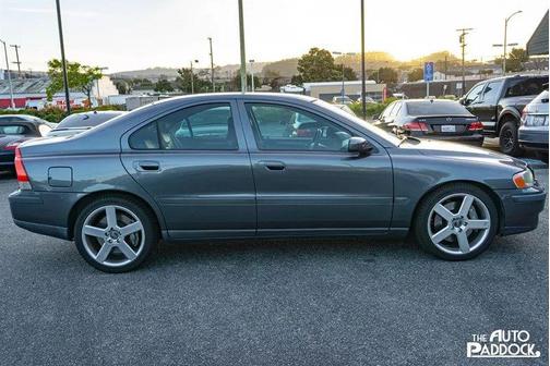 2004 Volvo S60 R