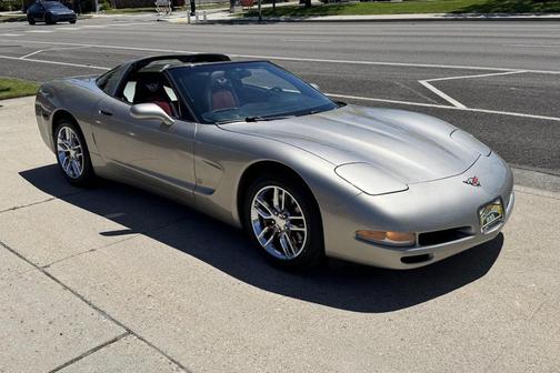 2001 Chevrolet Corvette Base