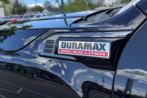 Onyx Black 2024 GMC Sierra 2500 AT4