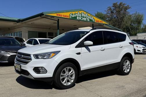 Oxford White 2018 Ford Escape SE