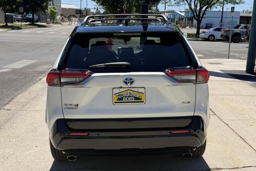Blizzard Pearl 2022 Toyota RAV4 Prime XSE