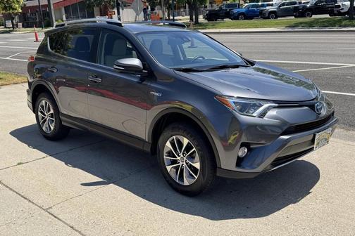 2017 Toyota RAV4 Hybrid XLE
