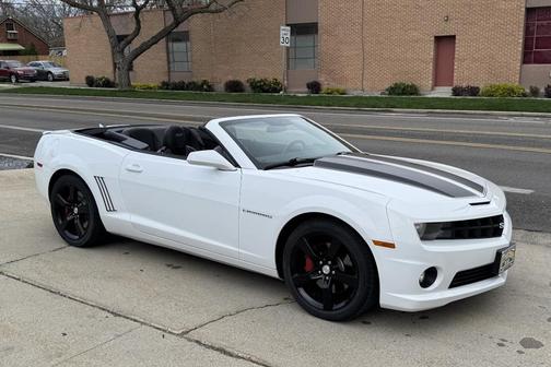 Summit White 2013 Chevrolet Camaro 2SS