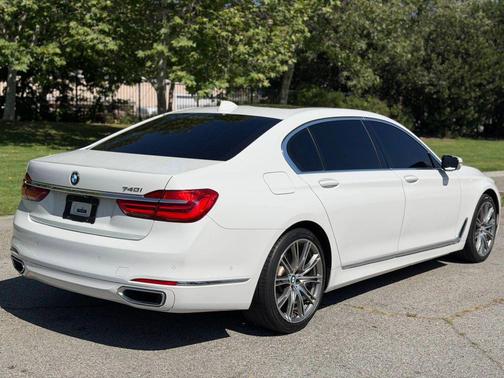 White 2016 BMW 740 740i Sedan 4D