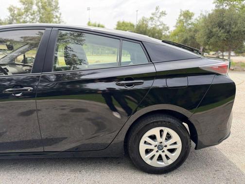 Midnight Black Metallic 2016 Toyota Prius Four Touring