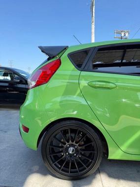 Green Envy Metallic Tricoat 2014 Ford Fiesta SE