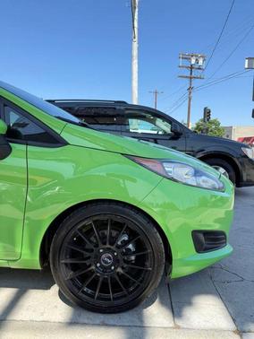 Green Envy Metallic Tricoat 2014 Ford Fiesta SE