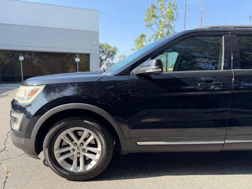 Shadow Black 2016 Ford Explorer XLT
