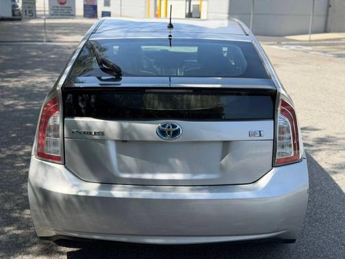 Classic Silver Metallic 2015 Toyota Prius Two