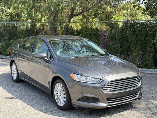 2016 Ford Fusion Hybrid S
