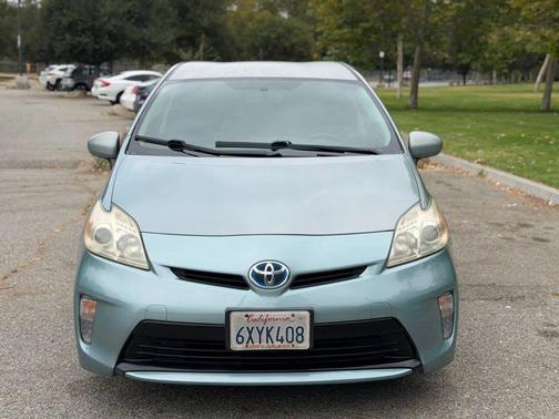 Winter Gray Metallic 2012 Toyota Prius Two