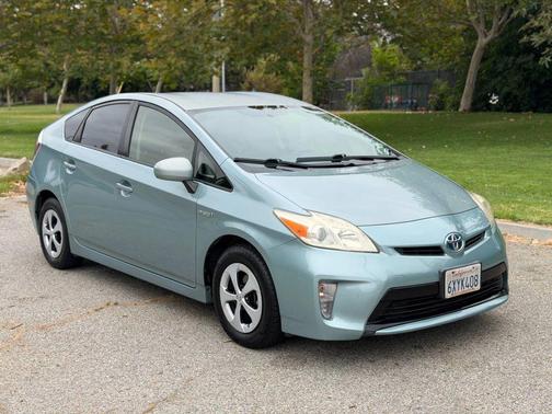 Winter Gray Metallic 2012 Toyota Prius Two