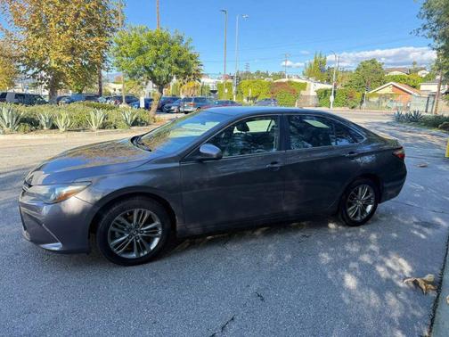 2017 Toyota Camry SE