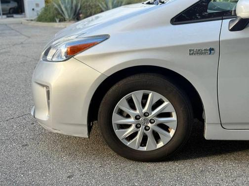 2015 Toyota Prius Plug-in Base