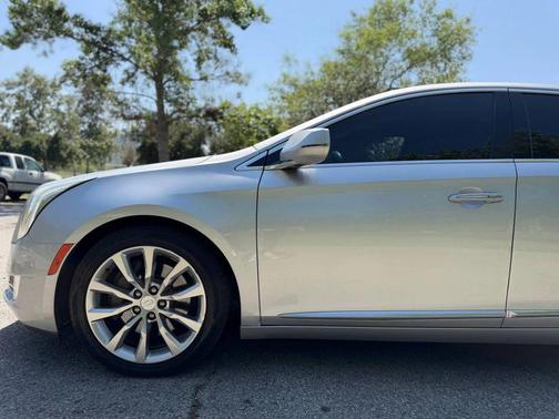 Radiant Silver Metallic 2014 Cadillac XTS Luxury