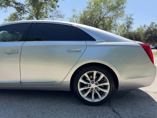 Radiant Silver Metallic 2014 Cadillac XTS Luxury