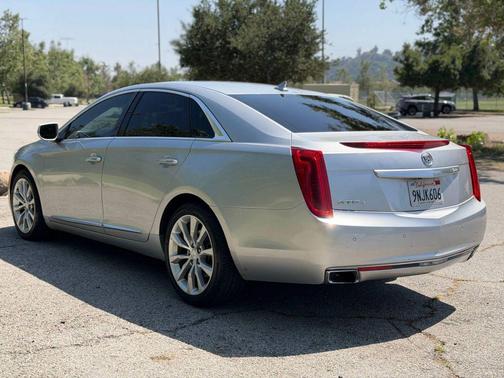 Radiant Silver Metallic 2014 Cadillac XTS Luxury
