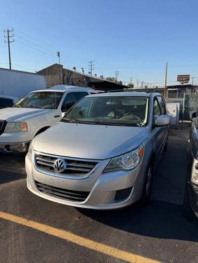 2009 Volkswagen Routan SE