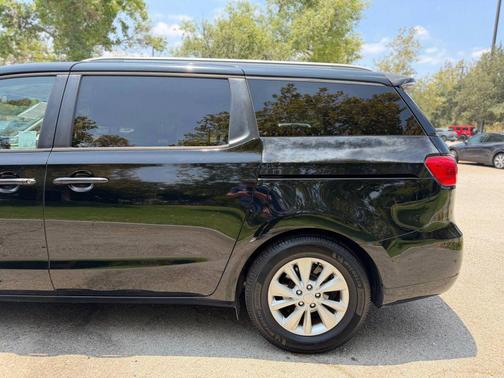 Aurora Black Pearl 2016 Kia Sedona LX