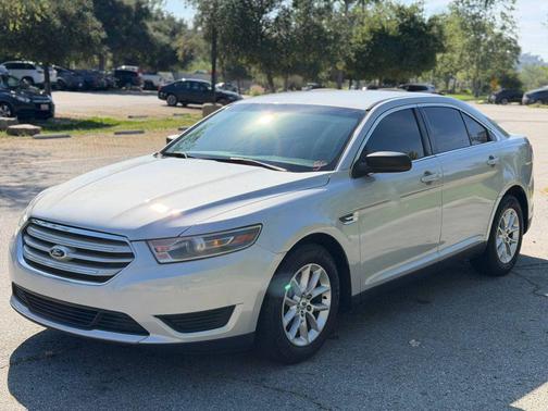 Ingot Silver Metallic 2013 Ford Taurus SE
