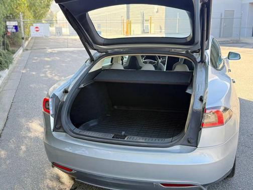 2013 Tesla Model S Performance