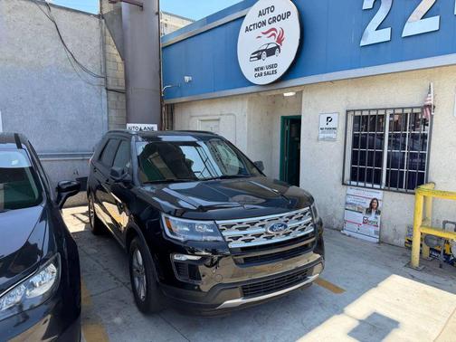 Shadow Black 2018 Ford Explorer XLT