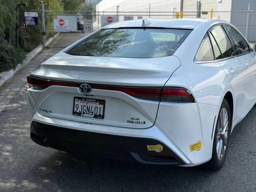 2021 Toyota Mirai Base