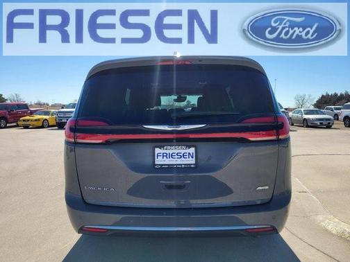 2021 Chrysler Pacifica Touring L