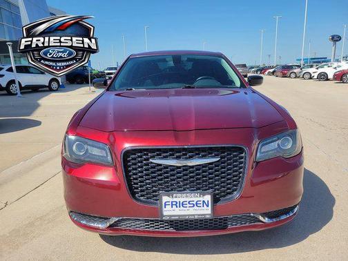 2018 Chrysler 300 Touring