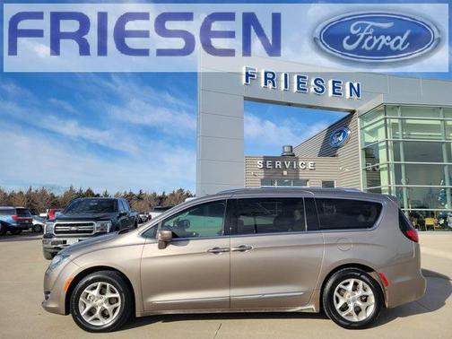 2018 Chrysler Pacifica Touring-L