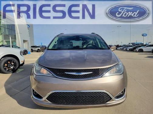 2018 Chrysler Pacifica Touring-L