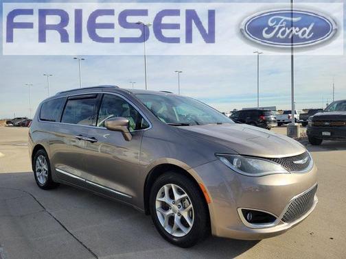 2018 Chrysler Pacifica Touring-L