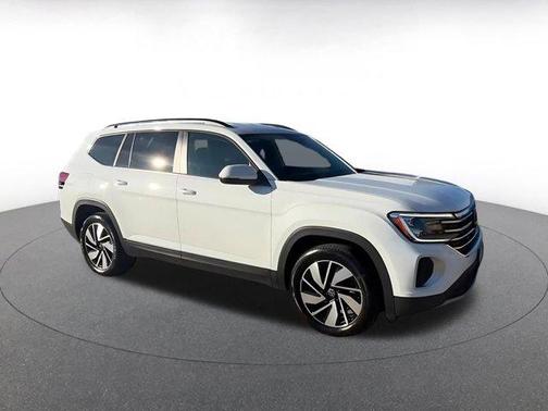 2025 Volkswagen Atlas 2.0T SE w/Technology 4MOTION