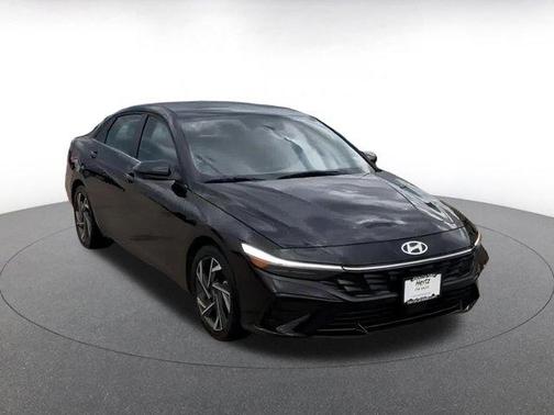 2025 Hyundai ELANTRA SEL