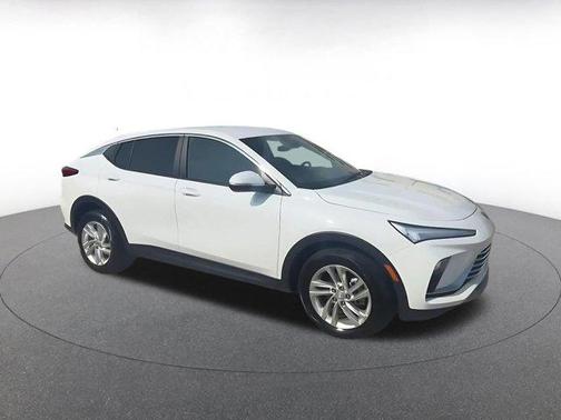 Summit White 2025 Buick Envista Preferred FWD