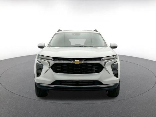 Summit White 2025 Chevrolet Trax LT
