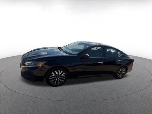 Super Black 2025 Nissan Altima SV FWD